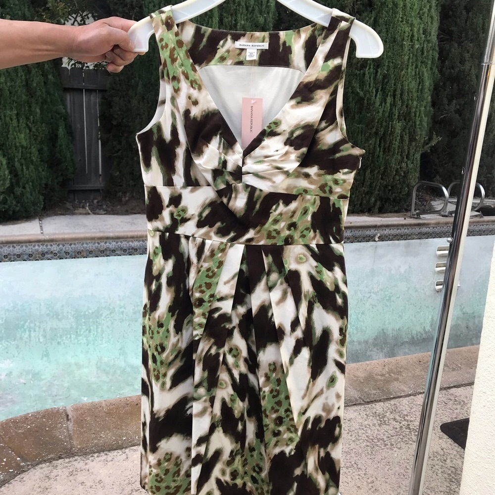 Banana Republic Green and Brown Abstract Midi Dress - Picture 3 of 9